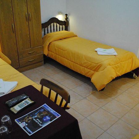 Hotel Romi Колония-дель-Сакраменто Экстерьер фото